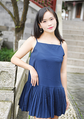 Most gorgeous profiles: Thai member Meimei