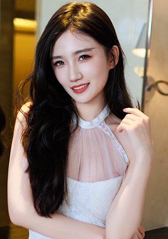 Gorgeous profiles pictures: Yifan from Zhengzhou, Thai member for romantic companionship
