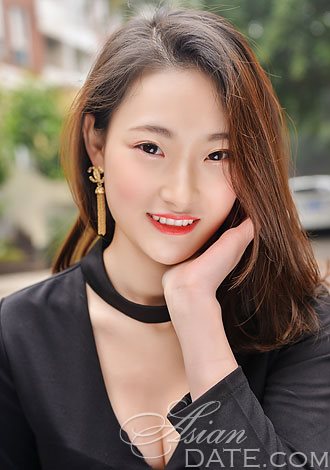 Attractive Asian Member Fangyun from Chongqing, 31 yo 
