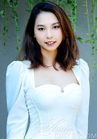 Gorgeous member profiles: attractive member Phuong Linh from Ho Chi Minh City