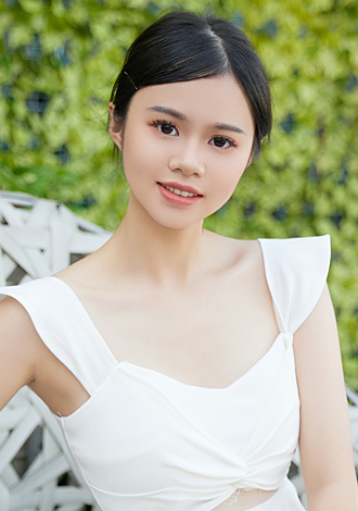 Most gorgeous profiles: Xiaoting from Guangxi, dating pretty Asian member