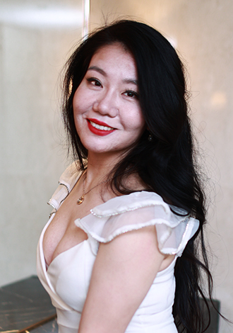 Date the member of your dreams: asian member Ying from Shanghai
